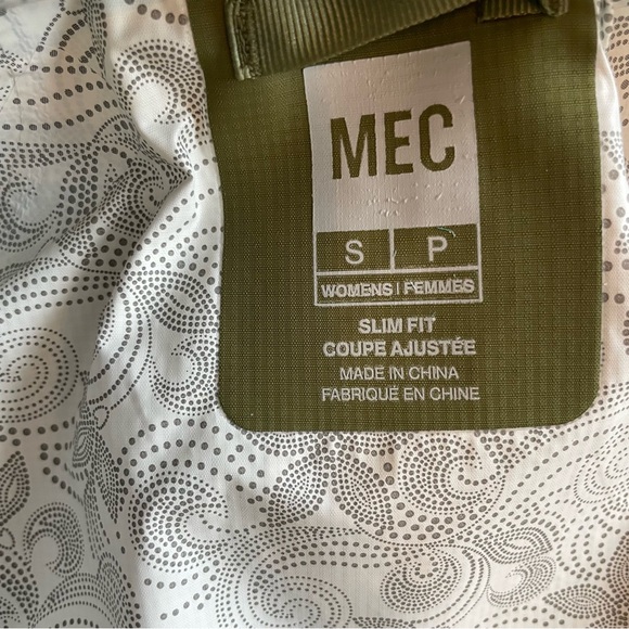 MEC Aquanator Rain Jacket Olive Green - Picture 9 of 16